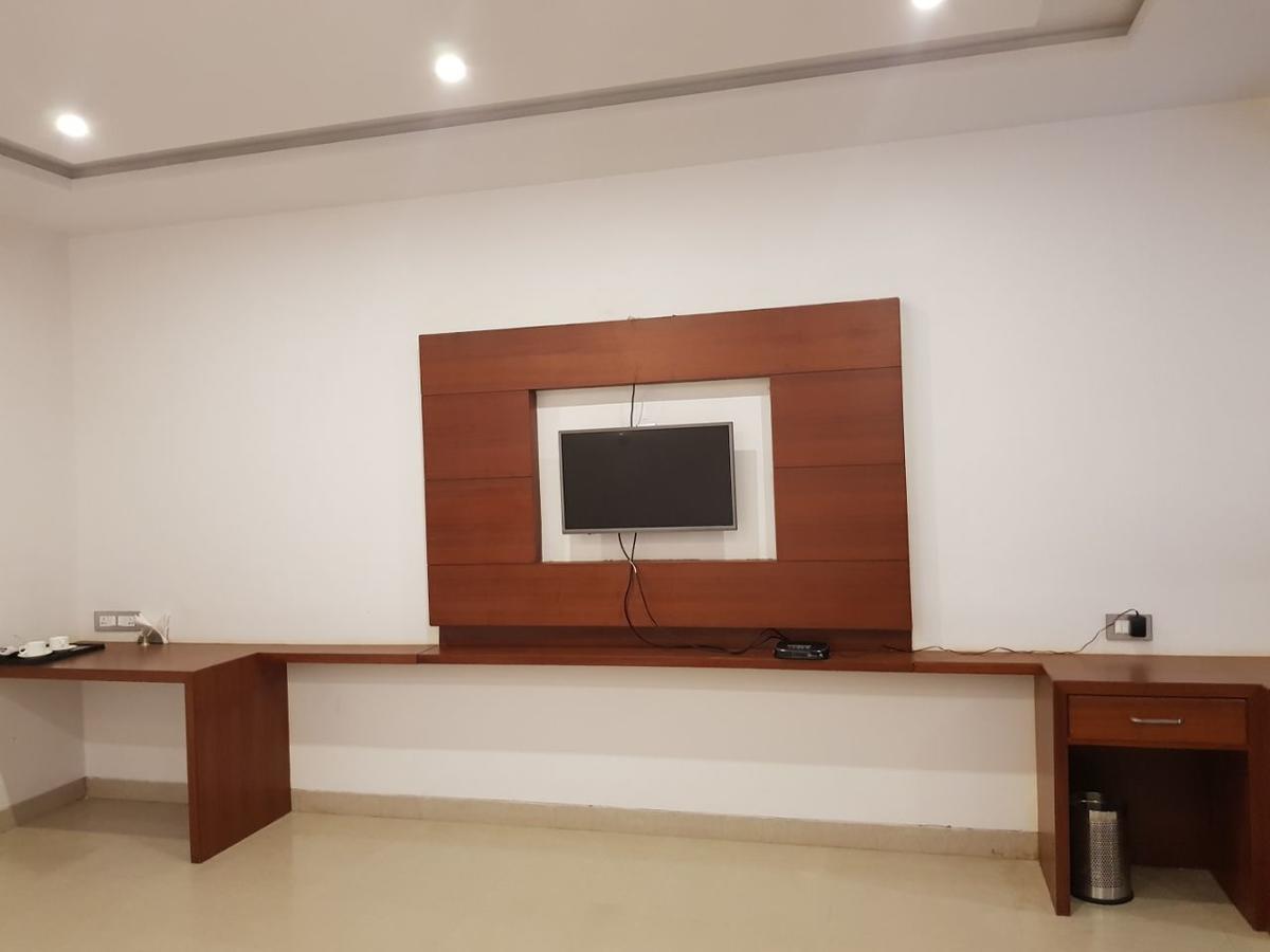 Hotel Tania Searock Даман Екстериор снимка
