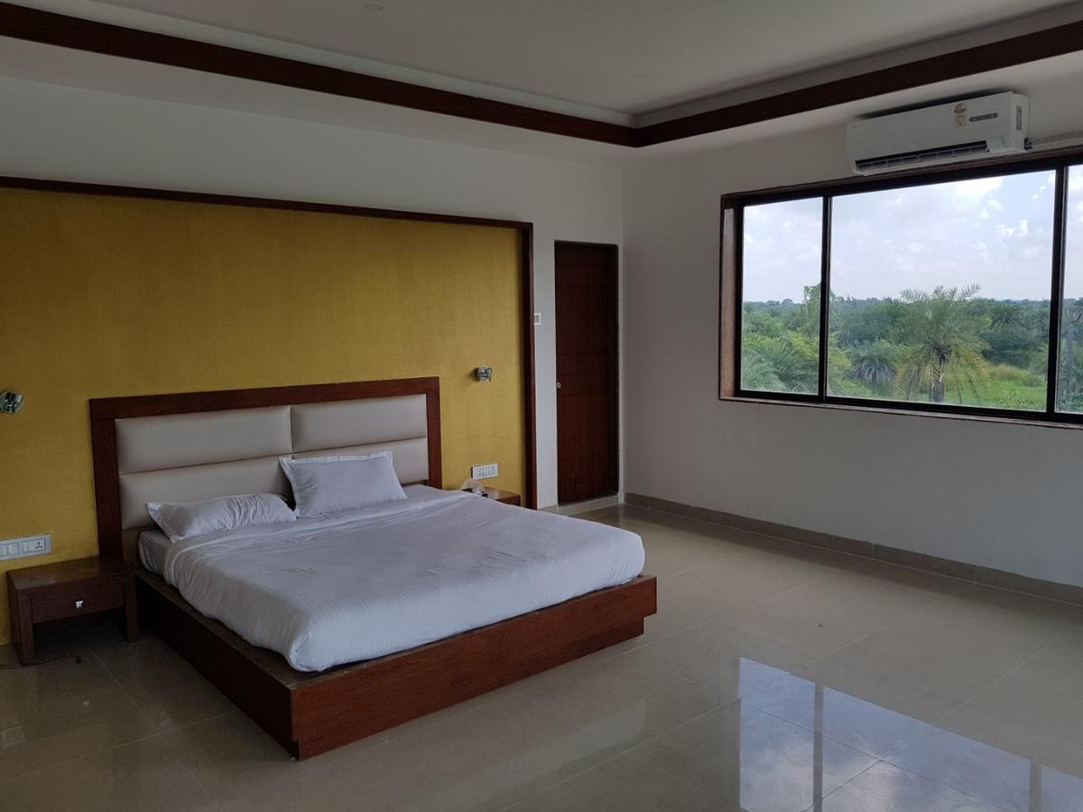 Hotel Tania Searock Даман Екстериор снимка