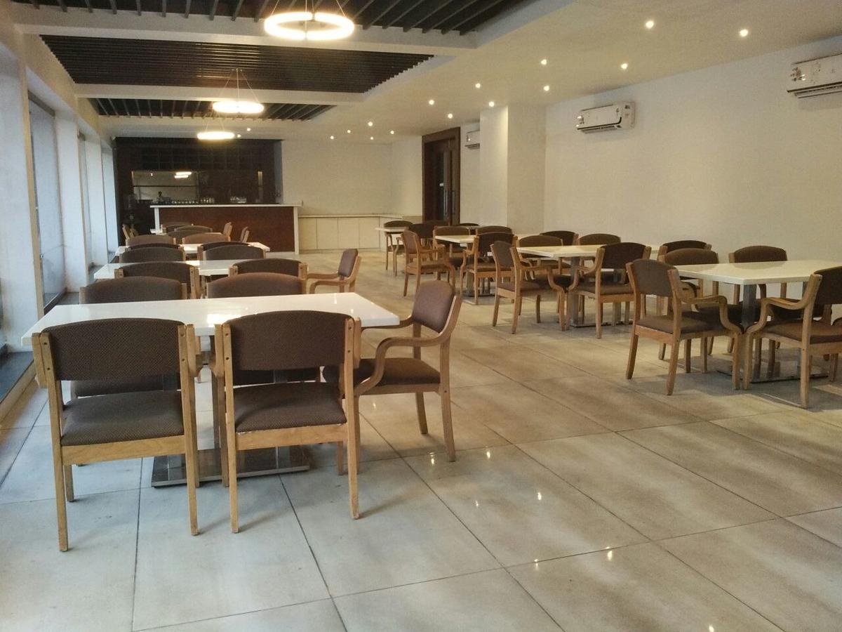 Hotel Tania Searock Даман Екстериор снимка